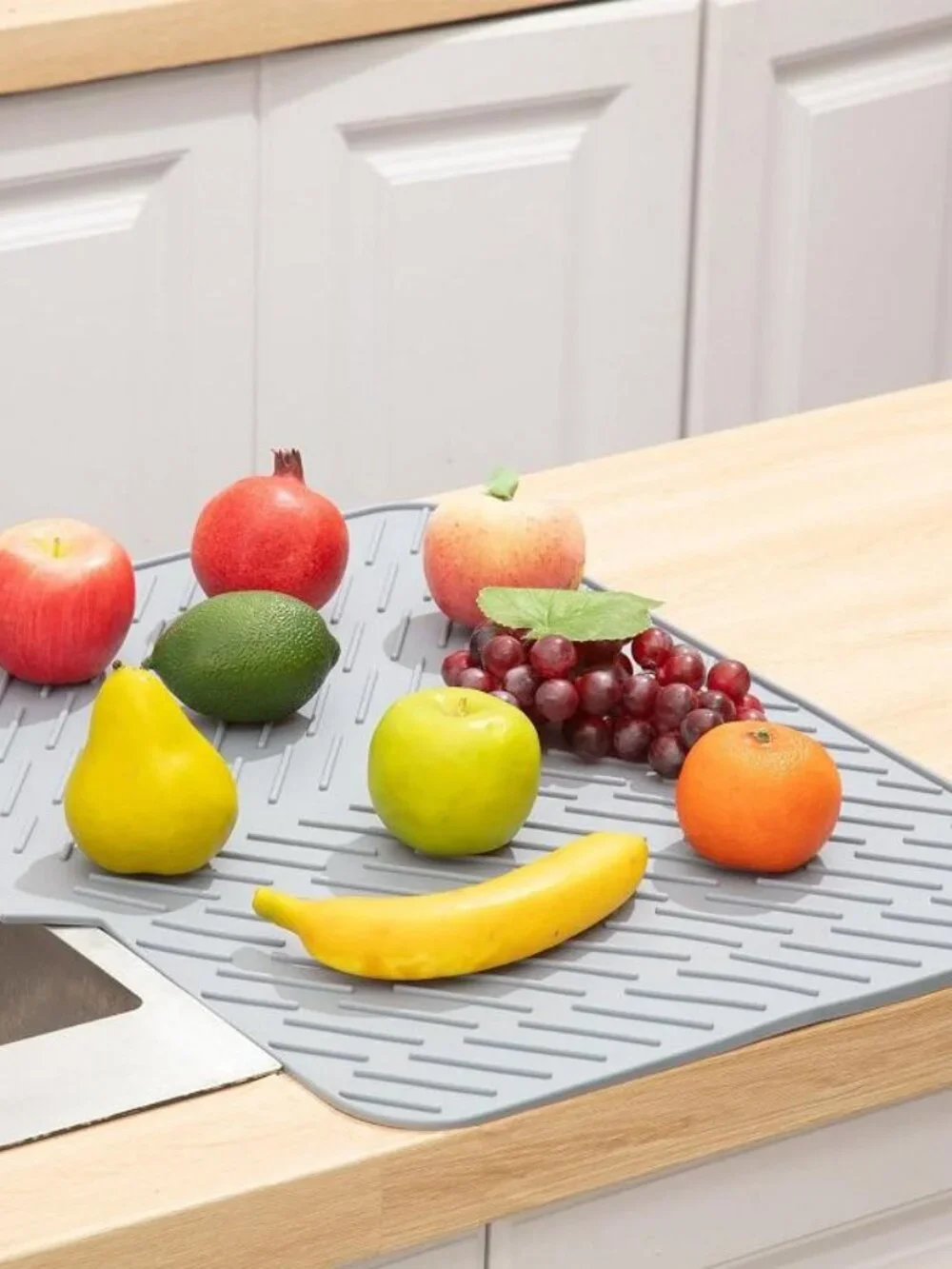 Silicone Dish Drying Mat with Built-In Drain Spout – Heat-Resistant Non-Slip